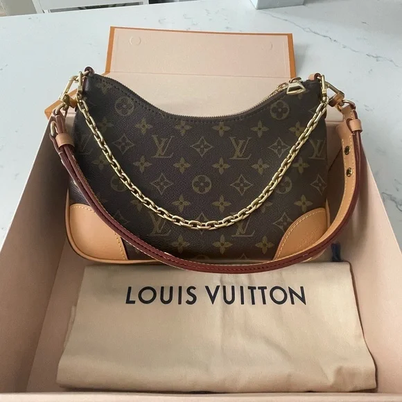Authentic Louis Vuitton Boulogne PM Handbag - Picture 2 of 12